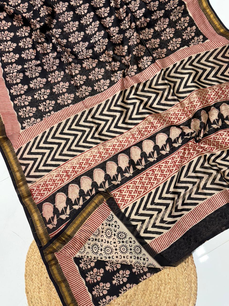 Black Floral Elegance Hand Block Print Maheshwari Silk Saree